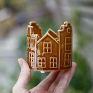 Minikruka Domus 6 cm – Keramikkruka med husmotiv