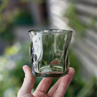 Minikruka Prisma 6 cm – Ytterkruka i färgat glas