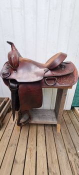 Dakota Saddlery 15"  Sqhb 85 gr i vinkel, 64 cm lång