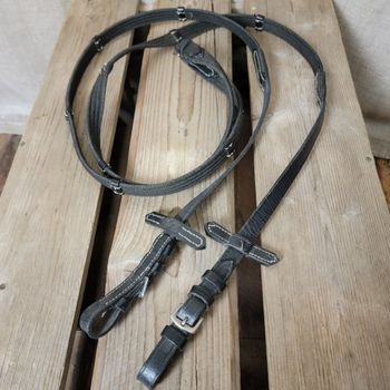 Vävribbstyglar svarta med silverspännen stl ponny