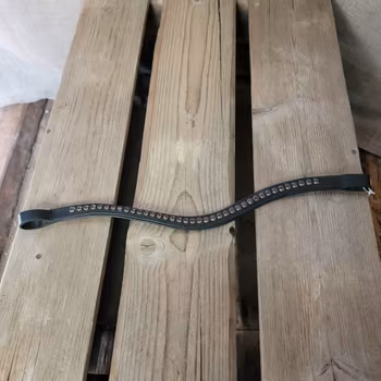 Pannband svart med mörklila stenar stl cob 40 cm