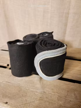 Fleecelindor 4-pack i svart med grå kant