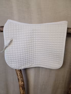 Dressyrschabrak stl full i cremevitt