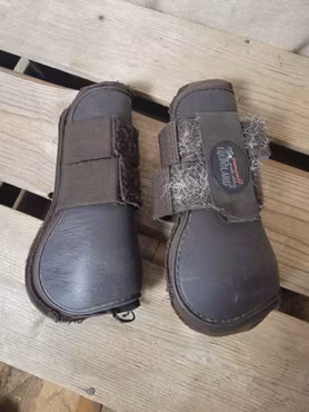 Benskydd stl ponny i mörkbrunt från Equi-Guard