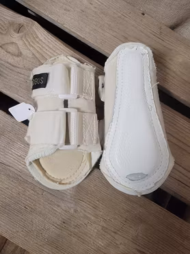 Benskydd stl S från Globus i cremevitt