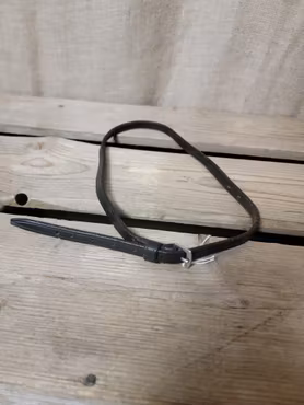 Snokrem i svart med silverspännen stl full ?