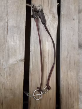 Gagremmar i brunt och vinrött