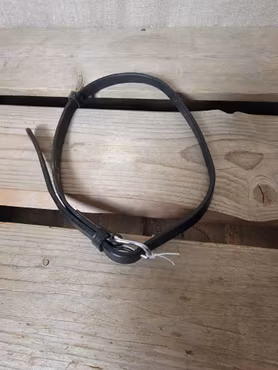 Snokrem svart med silverspännen stl full