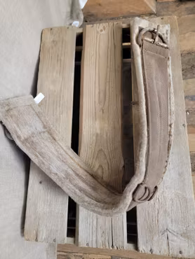 Westerngjord 32" från Weaver?