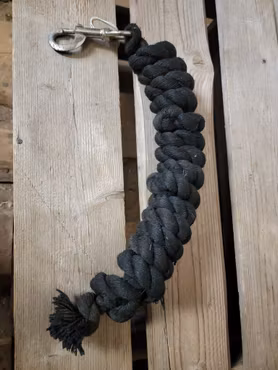 Grimskaft längre i svart