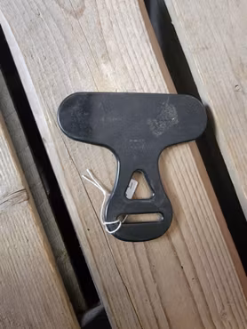 Fäste till svanskappa