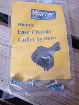 Skruvar till Wintec sadel