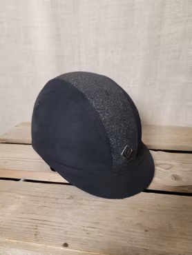 Hjälm 57 cm i svart från Charles Owen