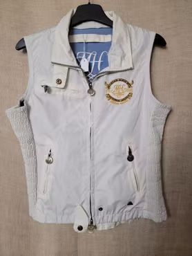 Tunnt fodrad väst stl M i cremevitt från Mountain Horse