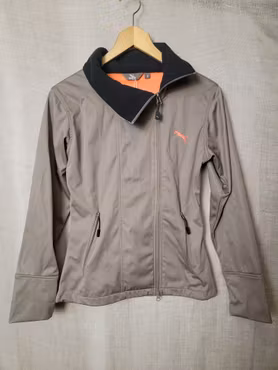 Softcelljacka stl S i nougat från ea.st