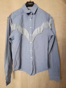 Tävlingsskjorta stl S i ljusblått med fransar från Western style Colletion