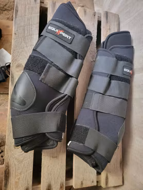 Stallskydd/Transportskydd stl M ( full) 4 st passar både fram och bak