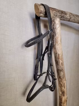 Träns stl cob i svart för dekoration eller lek