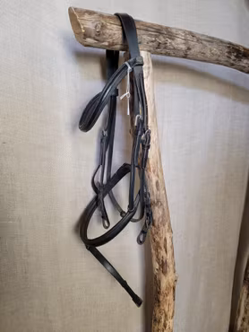 Achenträns svart stl cob med silverspännen från Jacson