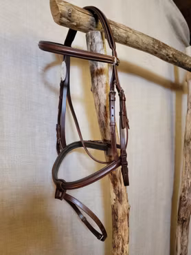 Achenträns stl full i rödbrunt med silverspännen från Hubertus Classic. Nytt