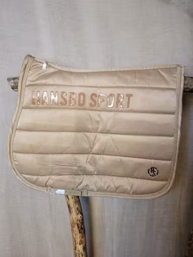 Dressyrschabrak stl full från Hansbo i guld-beige