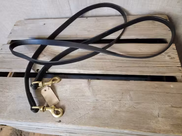 Lädertyglar svarta med snabbhakar stl Island. Nya