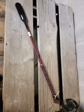 Hoppspö 50 cm i vinrött från Scan-horse. Nytt