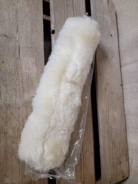 Nosludd i fårskinn 35 cm. Nytt