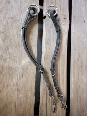 Martingaldel stl full i svart med silverspännen