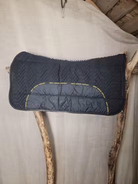 Fårskinnspad/westernpad från Genuine Sherpa 78 cm lång