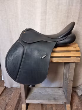 Wintec Cair Allroundsadel 18 " svart koppjärn