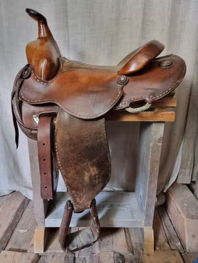 Custum made Ropingsadel ?  15" Qhb 89 gr i vinkel, 60 cm lång