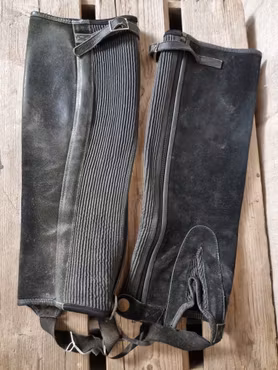 Mockachaps stl XL i svart från Jacson