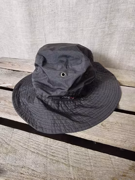 Regnhatt/ sydväst stl L/XL i svart från CRW