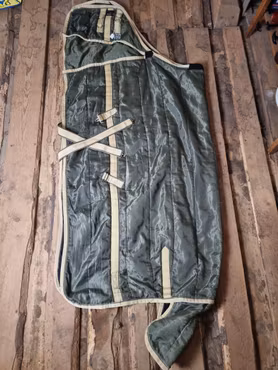 Stalltäcke 145 cm ca 200 gr i grönt från MW
