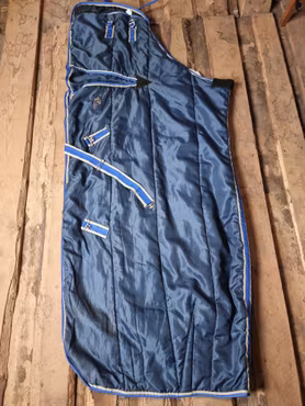 Stalltäcke 145 cm ca 200 gr
