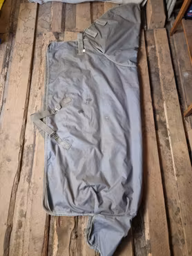 Vintertäcke 125 cm 150 gr med hals från Bucas