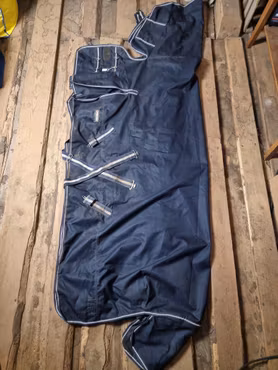Fleecefodrat regntäcke med fast hals 135 cm från Onehorse
