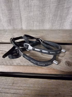 Gummiklädda sporrar med läderrem med 12 mm sporre från Sprenger herr ?