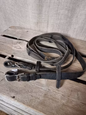 Vävribbstyglar stl full i svart med silverspännen
