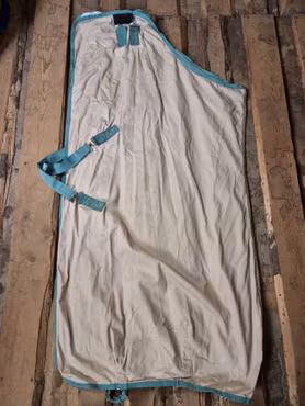 Tunnt transporttäcke/stalltäcke 140 cm från Horseware