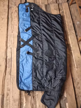 Stalltäcke 135 cm ca 300 gr