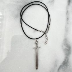 Halsband Svärd