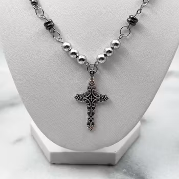 Handgjort Halsband Kors