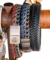 ICON Armband Chris - svart flätat läder med rostfritt spänne, längd 23 cm