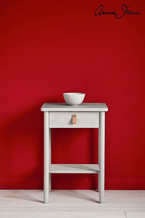 Sängbord målat med Annie Sloan Chalk Paint Chicago Grey