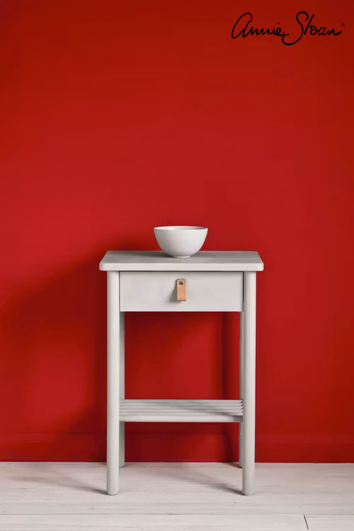 Möbel målad med Annie Sloan Chalk Paint Chicago Grey