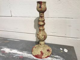 Handmålad ljusstake i gjutjärn, beige