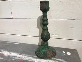 Handmålad ljusstake i gjutjärn, grön