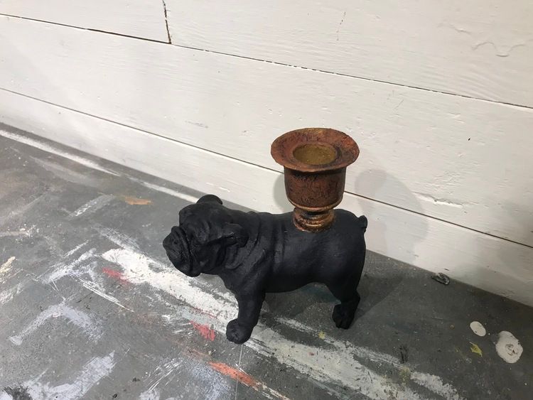Ljushund, Hund med ljusstake, handmålad med Annie Sloan Chalk Paint Oxford Navy
